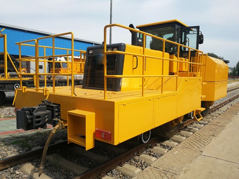 TWRR113 rail and road tractor