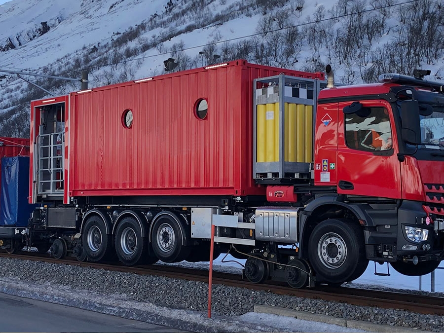 TWRR204 Combined rail and road rescue vehicle