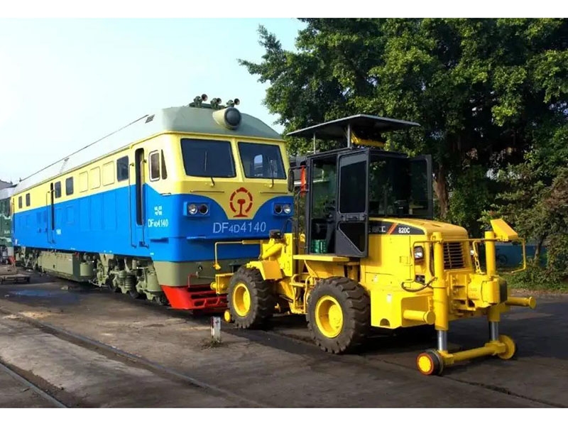 TWRR110型軌路兩用牽引車